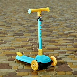 Детский складной трехколесный самокат SPORT KIDS 2578 для детей со светящимися колесами голубой